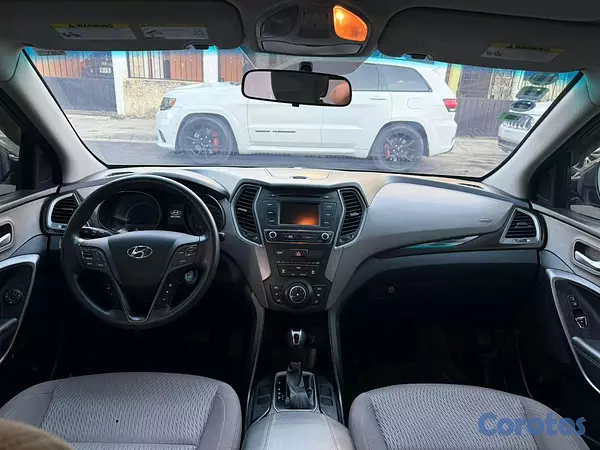 jeepetas y camionetas - Hyundai Santa Fe SE 2018 7