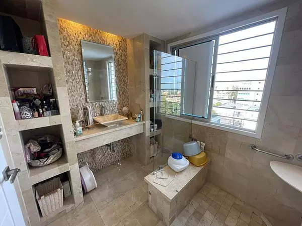 apartamentos - Se vende apartamento en Gazcue con vista al mar 7