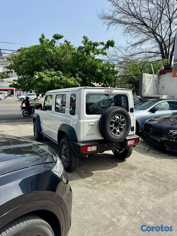 jeepetas y camionetas - Suzuki Jimny GLX 2026 5 Puertas 0KM 8