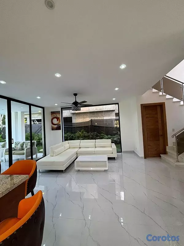 casas vacacionales y villas - Villa de Oportunidad en Playa Nueva, La Romana 4