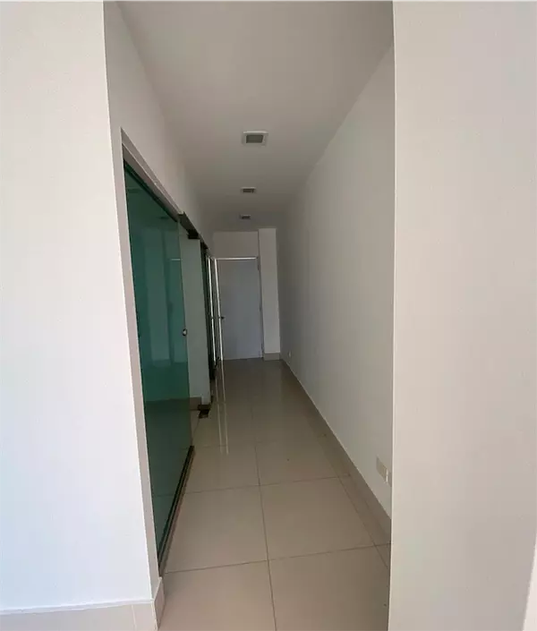 oficinas y locales comerciales - Local bella vista 8