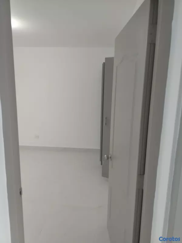apartamentos - Oportunidad Única: Apartamento en venta Remodelado en el Renacimiento. 3