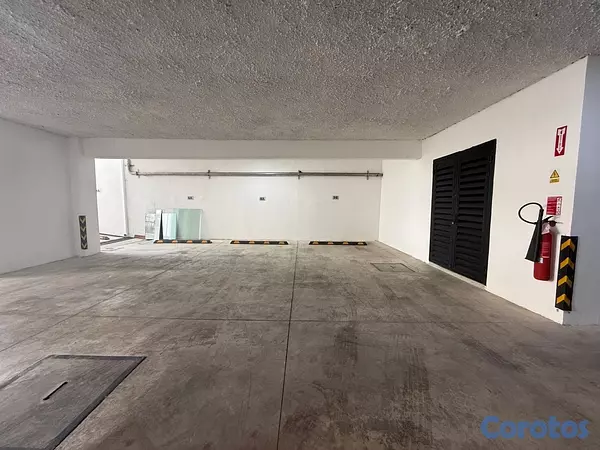 apartamentos - vendo Evaristo morales piso 10 dos hab 2.5 baños dos parqueos balcón  6