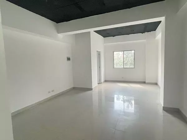 oficinas y locales comerciales - Local céntrico en Evaristo  5
