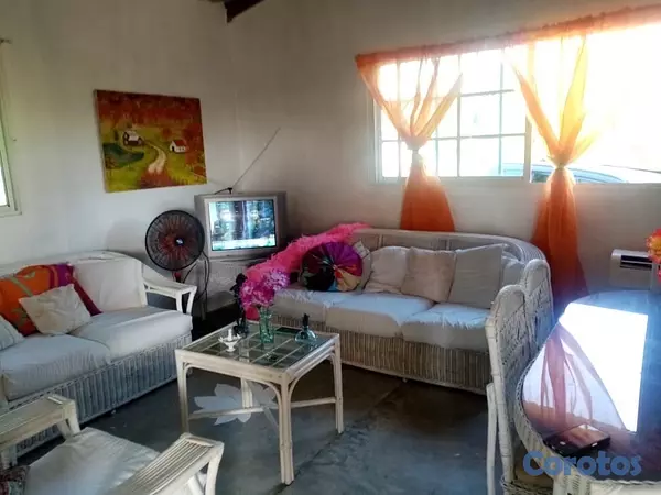 casas vacacionales y villas - Se alquila casa amueblada en altos de madrigal Pedro Brand 2