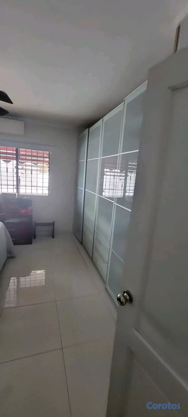 apartamentos - apartamento  10 m2 en Evaristo Morales  3 habitaciones  próximo a.la 27 de febre 8