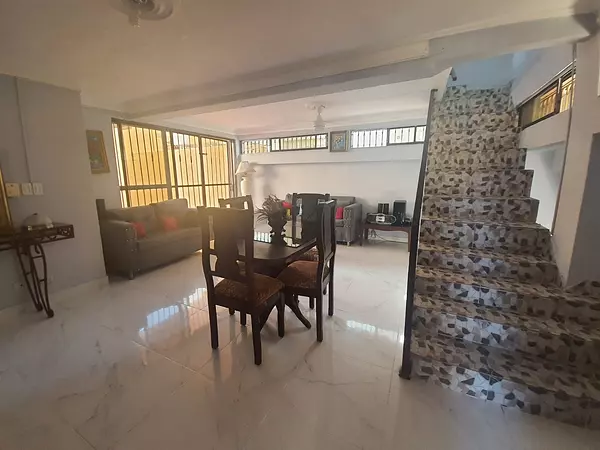 casas - Se vende casa en Av. Independencia  4