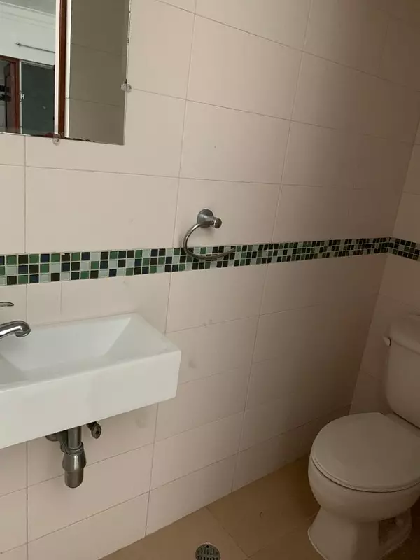 apartamentos - Alquiler con LB
GAZCUE
1 Hab
1,5 Baños
Hab de servicio
1 parqueo
USD$ 800 5