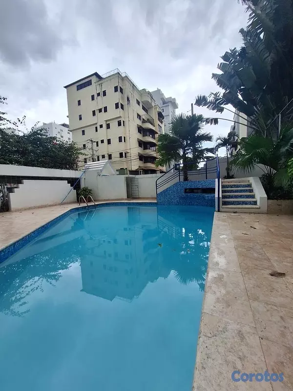 apartamentos - vendí Evaristo Morales piso 4 tres habitaciones con su baño no ascensor parqueo 13