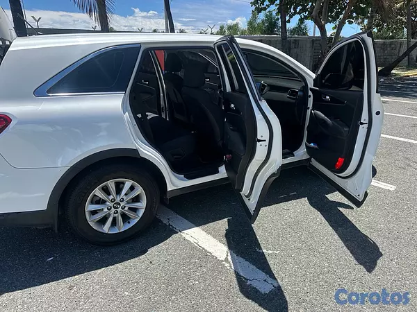 jeepetas y camionetas - Kia Sorento LX 2020 – ¡Excelentes condiciones!  7