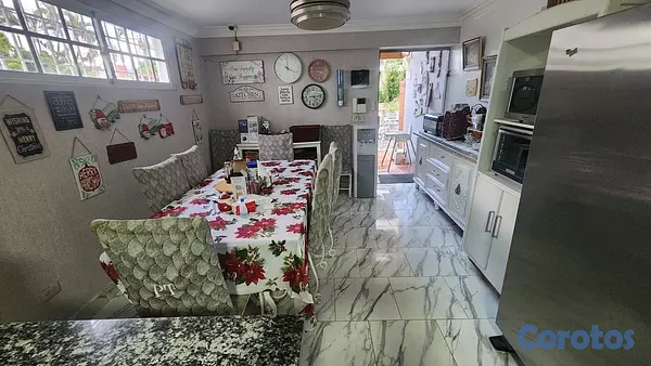 casas - Amplia Casa en Venta – Los Restauradores 3