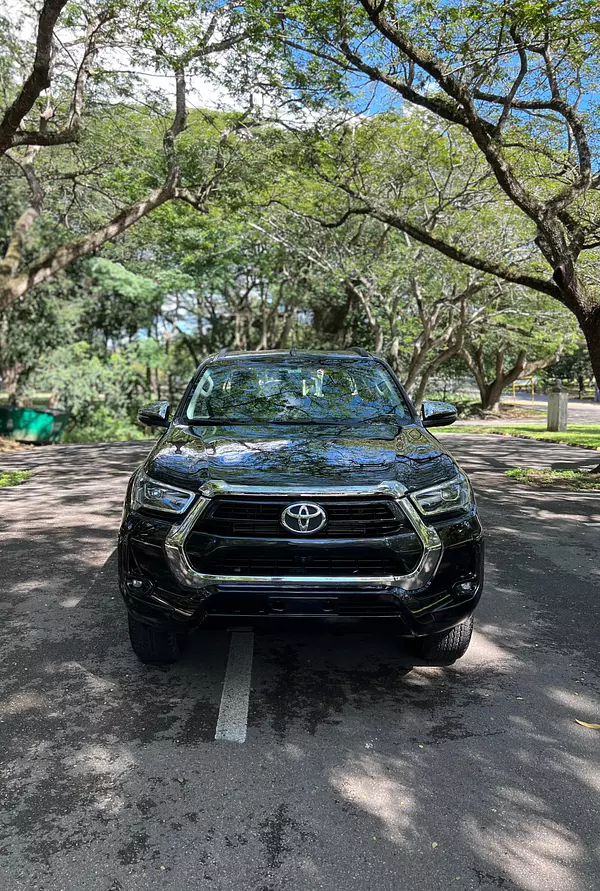 jeepetas y camionetas - Toyota hilux 2023 4