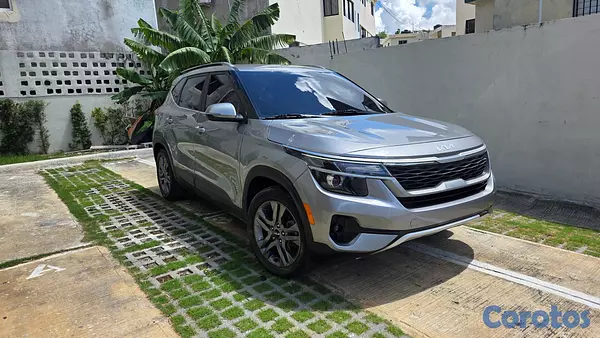 jeepetas y camionetas - Kia Seltos 2022 (Motor Doch de gasolina)  4