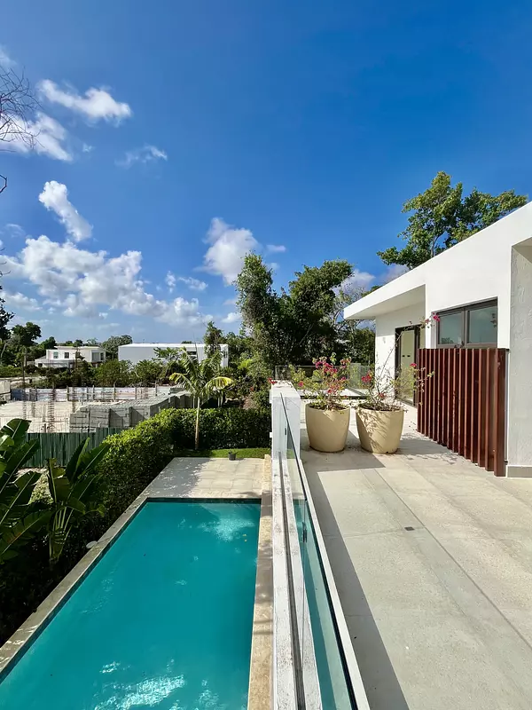 casas vacacionales y villas - Villa a la venta lista en Punta Cana Village  2