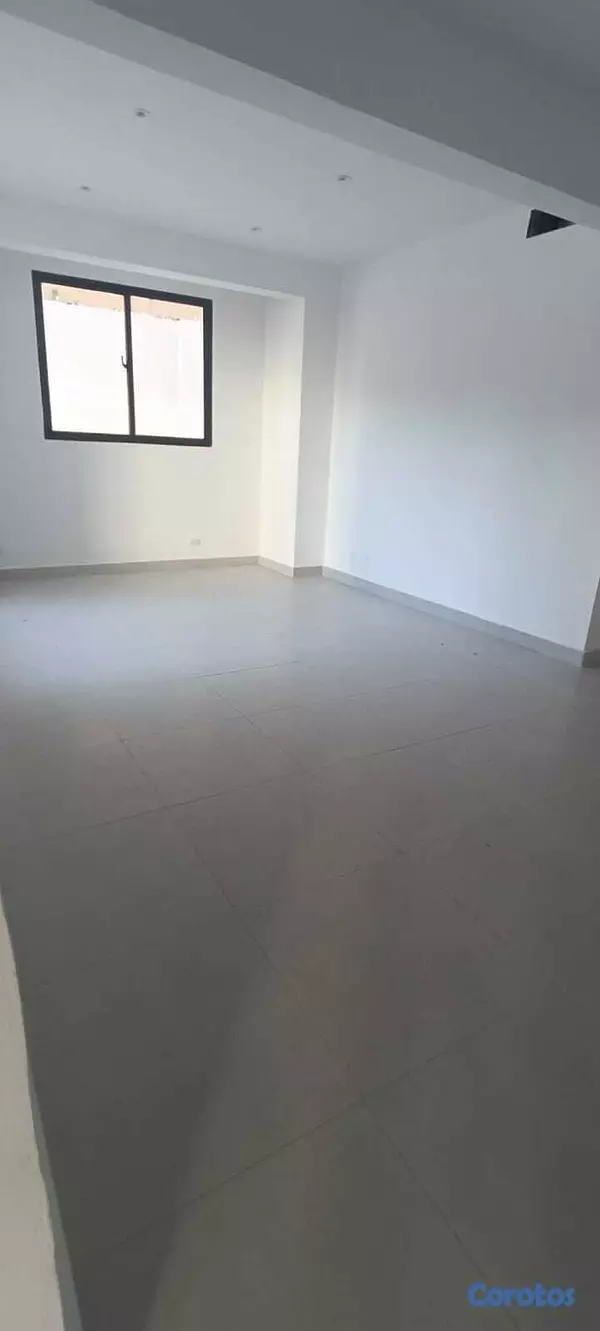 oficinas y locales comerciales - La Julia, local 112mts en primer piso con terraza  7