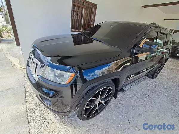 jeepetas y camionetas - grand cherokee laredo 2011 4
