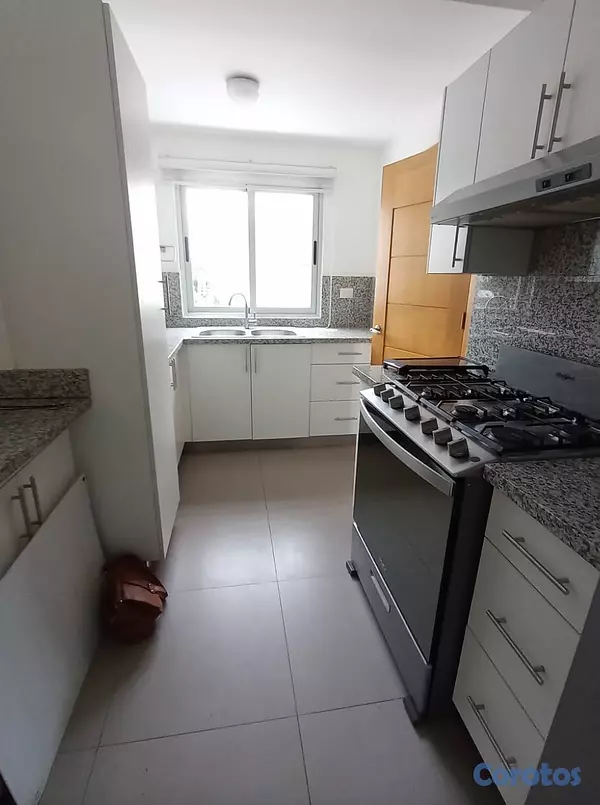 apartamentos - Practico Apt. en venta en Serralles, iluminado y v 17