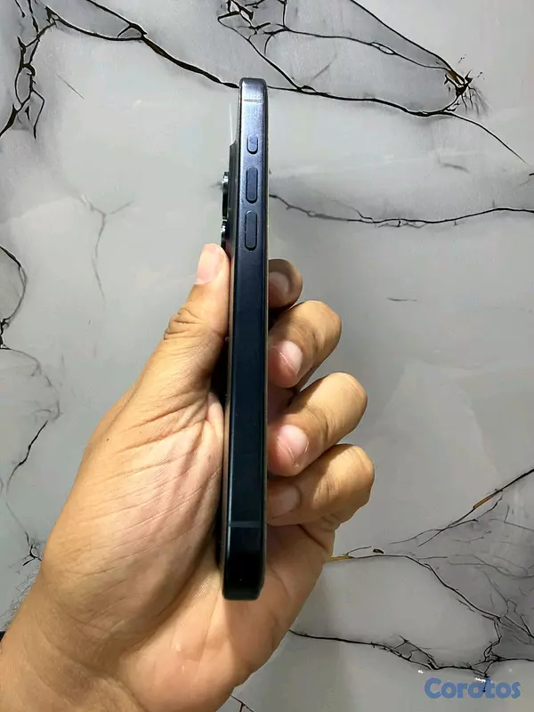 celulares y tabletas - Disponible iPhone 15 pro. 128GB  batería 87%. En su caja    factory precio 31 2