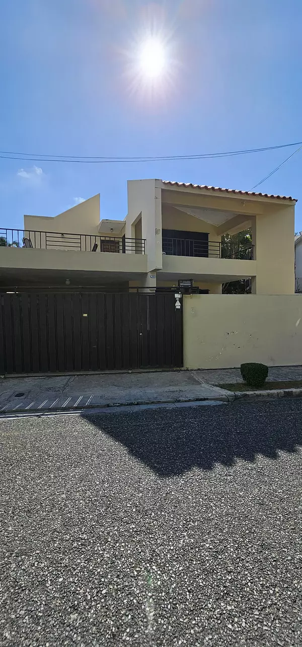 casas - VENDO CASA EN LA 📍CASTELANA SD. DISTRITO NACIONAL  5