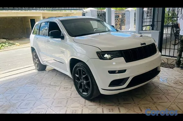 jeepetas y camionetas - Jeep Grand Cherokee 4x4 2020 55,000millas Full techo panorámico 3