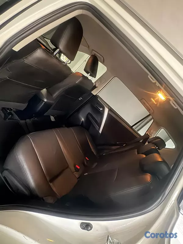 jeepetas y camionetas - JEEP Toyota RAV-4 (4X2). Año 2017 Semifull, Unico  9