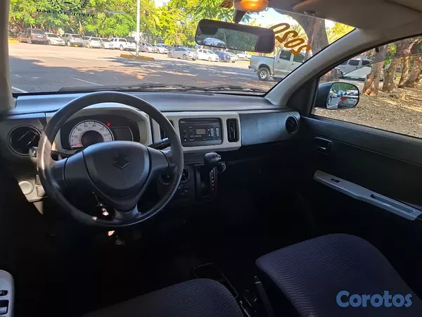 carros - Suzuki Alto año 2020 6
