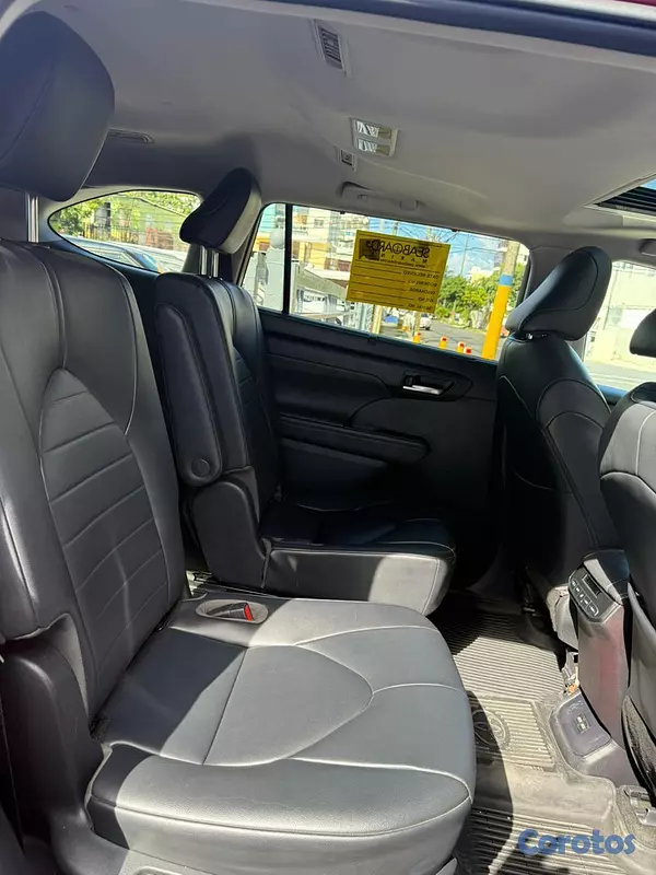 jeepetas y camionetas - Toyota highlander XLE  2020 8