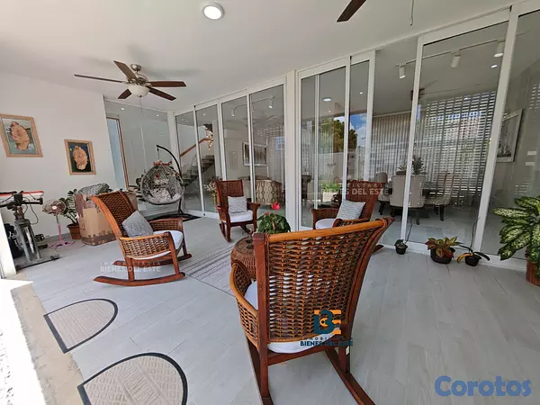 casas - VENDO moderna Casa con finos detalles y acabados d 7