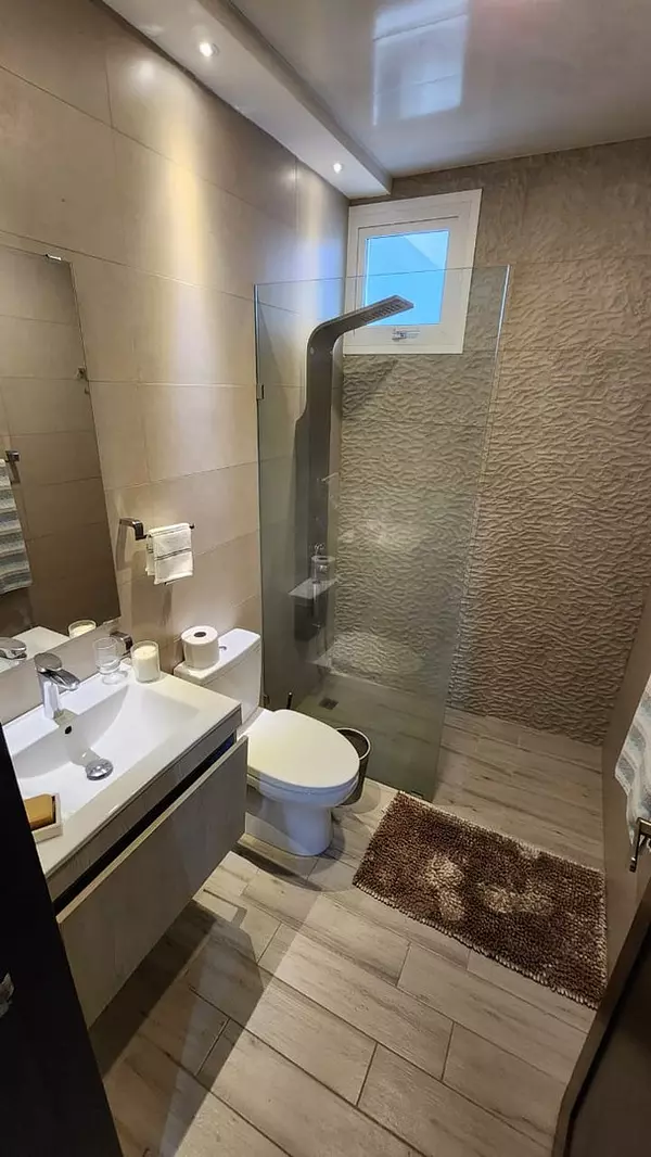 apartamentos - Apartamento 2do Nivel en La Zurza  3