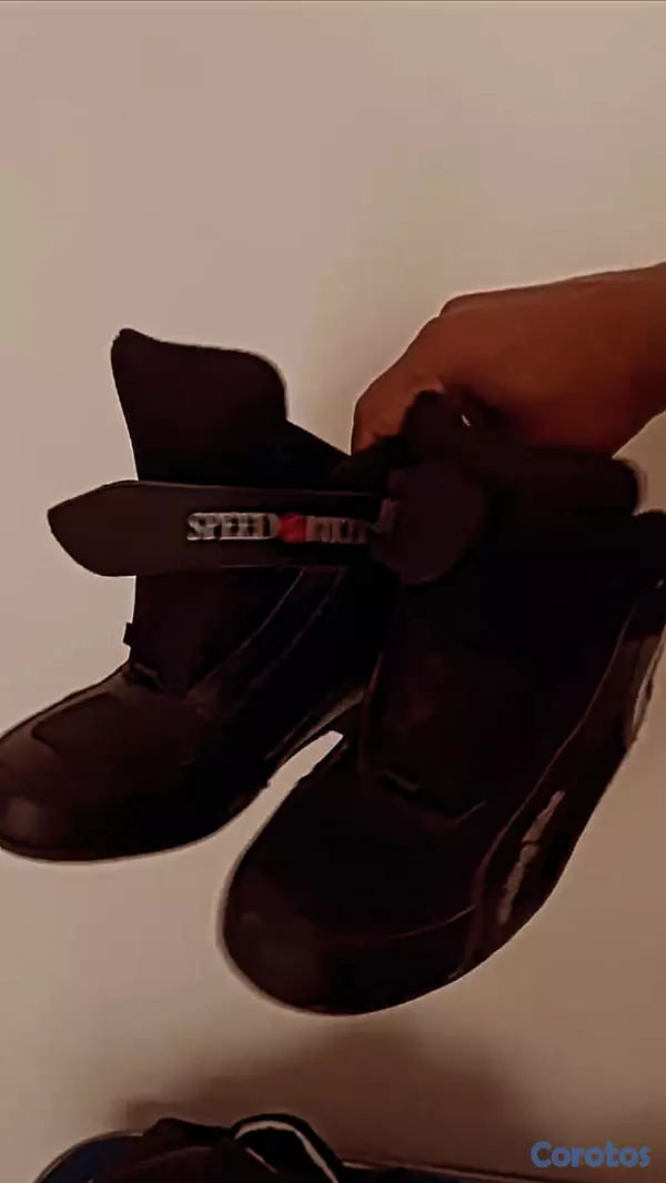 Artículos Deportivos - botas deportivas para entrenar y para montar motor  2