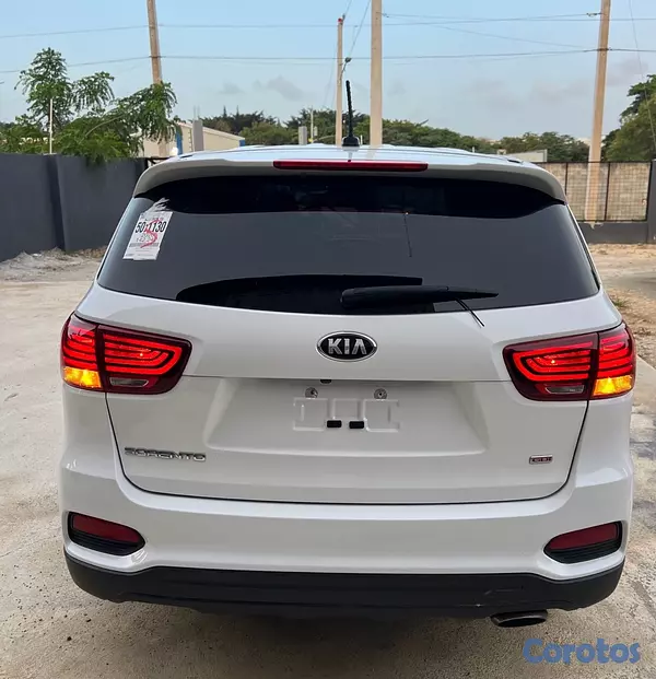 jeepetas y camionetas - Kia Sorento 2020 3 filas 4 cilindros 7