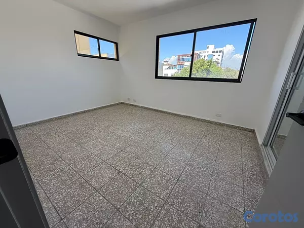 apartamentos - vendo independencia klm 7 una habitación baño parqueo piso 4 amplio fresco  7