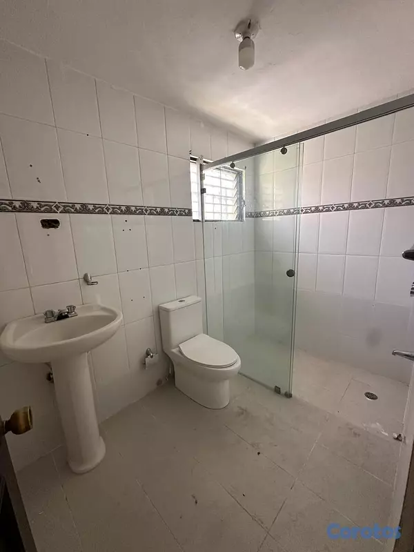 casas - Vendo Casa de 3 niveles en La Castellana, 4 HABS., 9