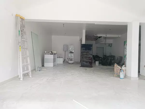 oficinas y locales comerciales - Propiedad céntrica en Bella Vista 6