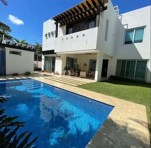 casas - Maravillosa Residencia en Exclusivo Sector de Santiago 