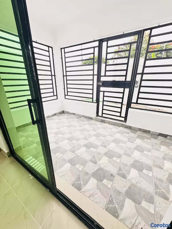 casas - venta de casa en la autopista de san isidro Santo Domingo este brisa oriental  9
