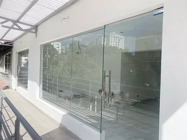 oficinas y locales comerciales - Local comercial amplio  3