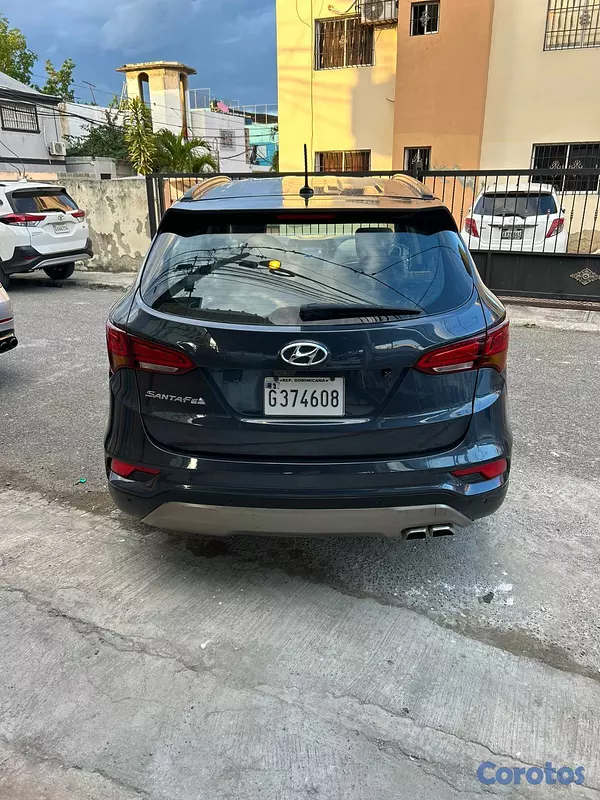 jeepetas y camionetas - Hyundai Santa Fe 2017 Doch 9
