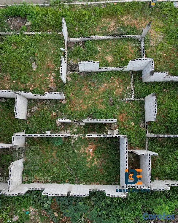 casas - Se Vende Mejora a` Nivel de Plato en Resedencial N 4