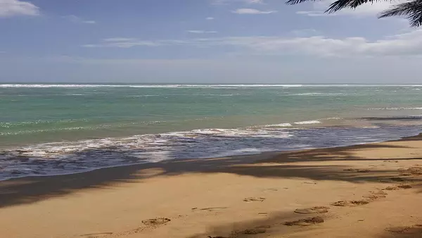 solares y terrenos - VENDO en primera linea de playa, Uvero Alto 2