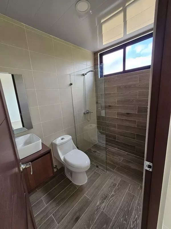 apartamentos - Apartamento en Venta 2do Nivel, Residencial Cerrado  8
