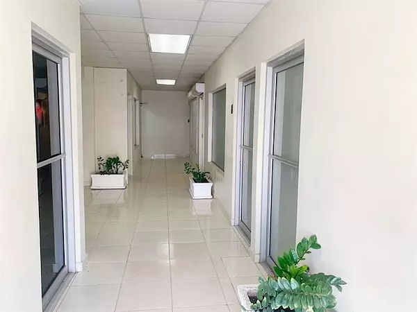 oficinas y locales comerciales - Local en primer nivel prados  4