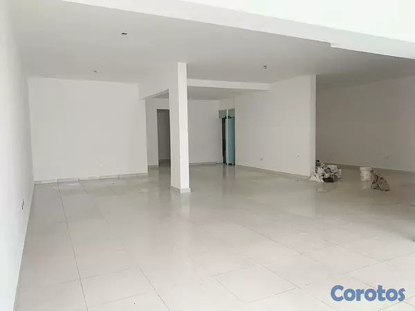 oficinas y locales comerciales - Local en primer nivel  5