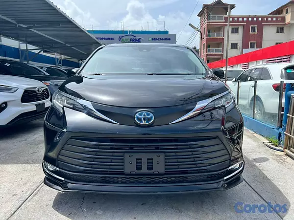 jeepetas y camionetas - Toyota Sienna LE 2022 4