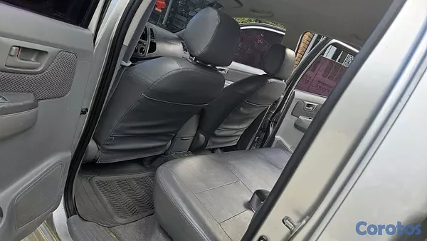jeepetas y camionetas - Toyota hilux diésel 4x4 8