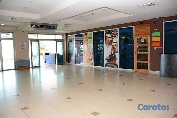 oficinas y locales comerciales - Local en alquiler en 2do nivel en Malecón Center 8