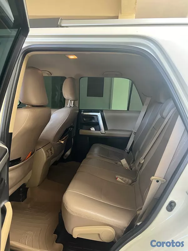 jeepetas y camionetas - Toyota 4runner SR5 2013 11