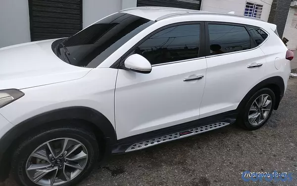 jeepetas y camionetas - Hyundai Tucson, en excelente condiciones 4