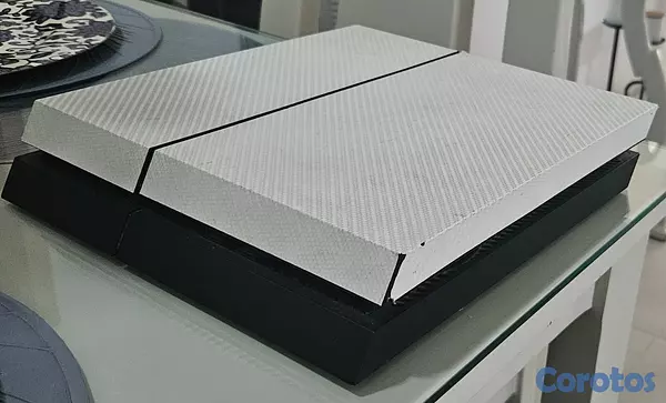 consolas y videojuegos - PS4 Fat Nítido Blanco (Skin Fibra de Carbono) + Co 2