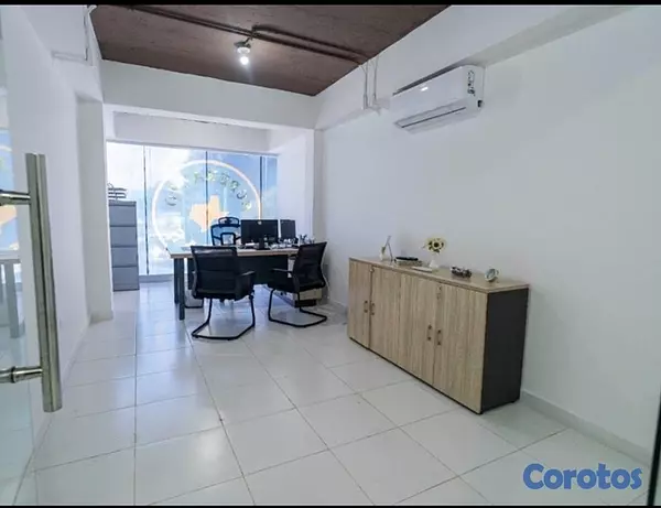 oficinas y locales comerciales - Alquilo local comercial en Urb. real 8